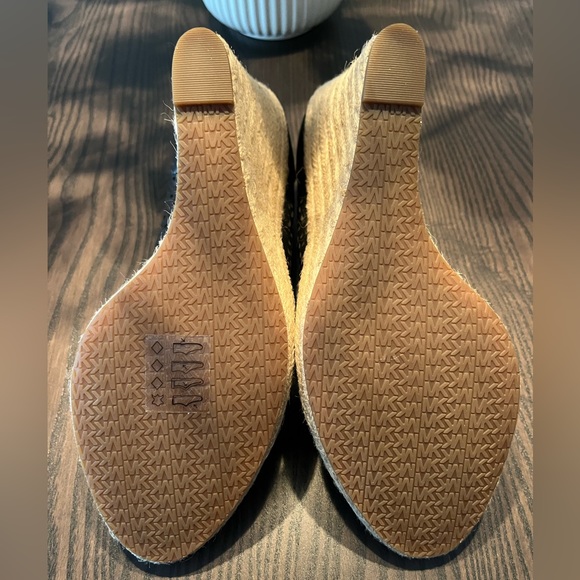 Michael Kors Olivia Wedge Espadrille Sandles - Picture 5 of 8